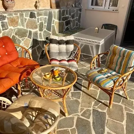 Neriides, Seaside Renovated With Terrace Near Airport